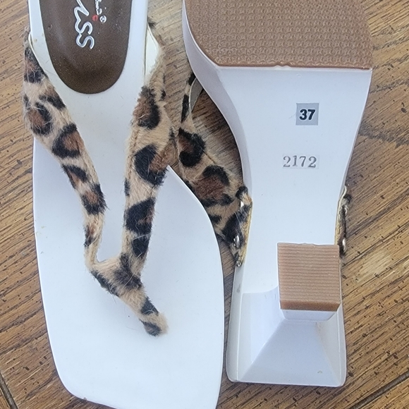 Shoes - Picture 4 of 4